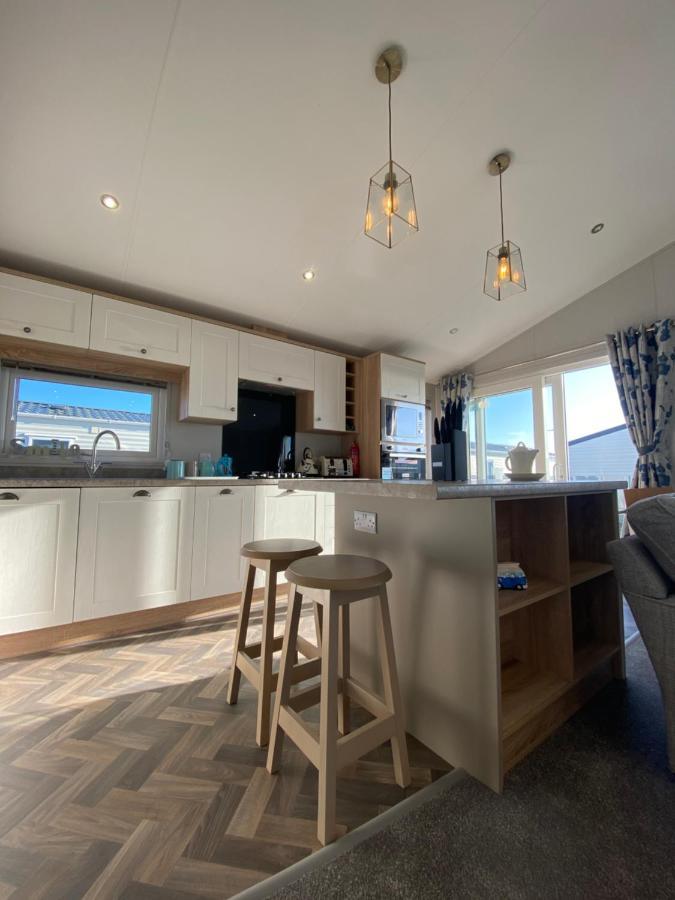Sea View Beach Lodge Trecco Bay 3 Bedroom Porthcawl Exteriör bild