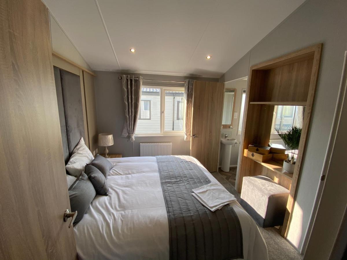 Sea View Beach Lodge Trecco Bay 3 Bedroom Porthcawl Exteriör bild