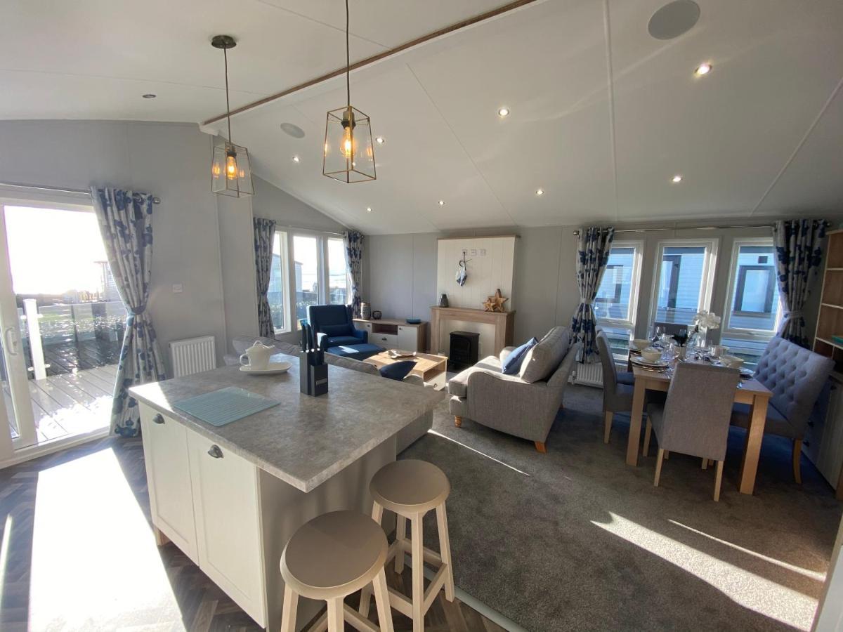 Sea View Beach Lodge Trecco Bay 3 Bedroom Porthcawl Exteriör bild